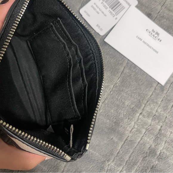 Coach Wristlet - Picture 4 of 4